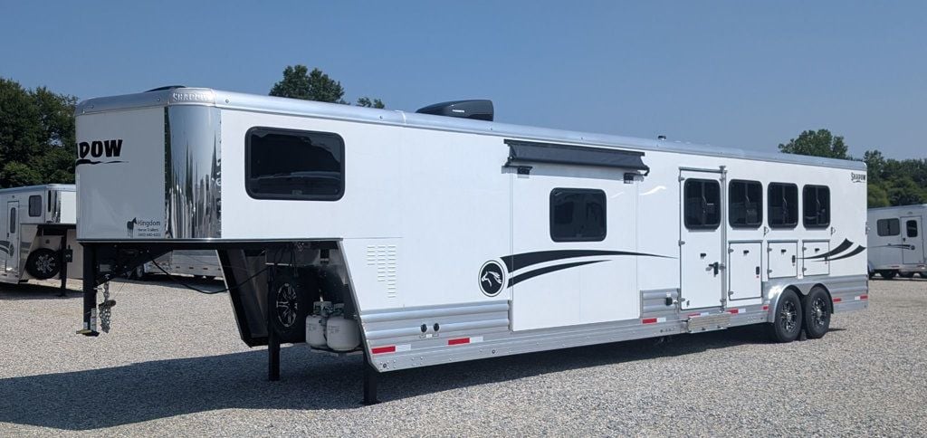2027 Shadow Apex 4 Horse 14' Living Quarters  - 23058368 - 1