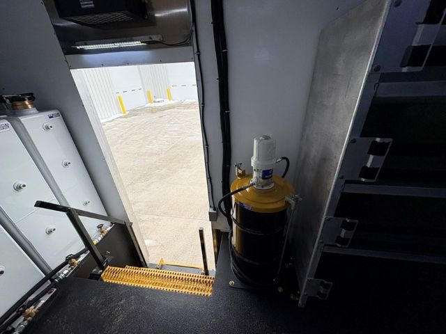 2027 Stellar Lube Truck PM Lube Service Truck - 23068099 - 18