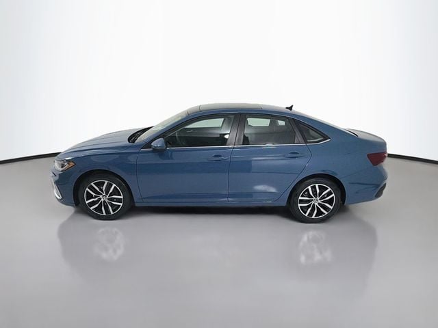 2027 Volkswagen Jetta SE Sedan - 23080900 - 3