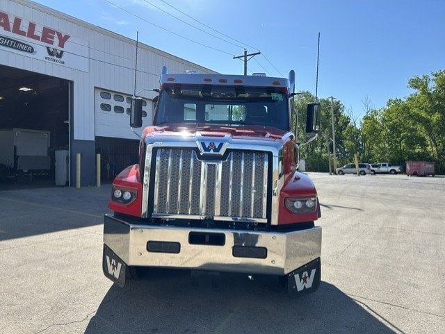 2027 Western Star 49X 2027 WESTERN STAR 49X MICHIGAN SPECIAL - 23035652 - 1