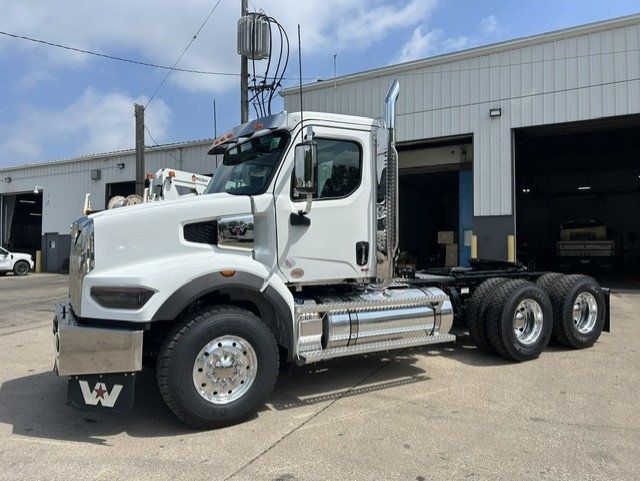 2027 Western Star 49X 2027 WESTERN STAR 49X MICHIGAN SPECIAL - 23039043 - 1