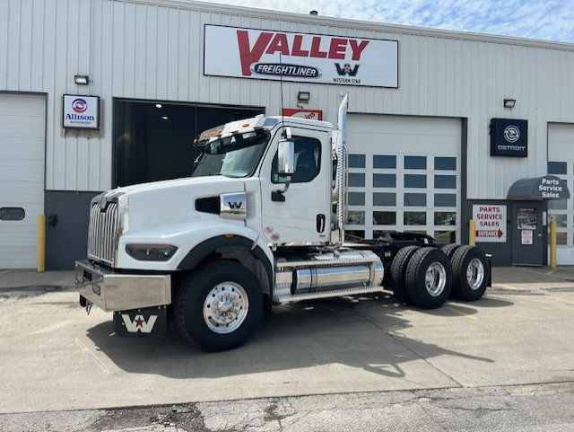 2027 Western Star 49X 2027 WESTERN STAR 49X MICHIGAN SPECIAL - 23042511 - 0