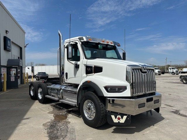 2027 Western Star 49X 2027 WESTERN STAR 49X MICHIGAN SPECIAL - 23042511 - 1