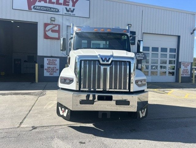 2027 Western Star 49X 2027 WESTERN STAR 49X MICHIGAN SPECIAL - 23088597 - 1
