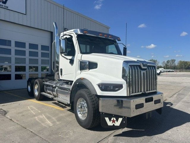 2027 Western Star 49X 2027 WESTERN STAR 49X MICHIGAN SPECIAL - 23088597 - 2