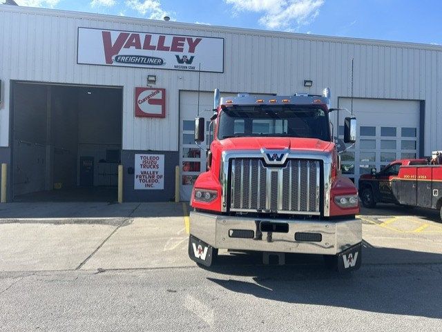 2027 Western Star 49X 2027 WESTERN STAR 49X MICHIGAN SPECIAL - 23089774 - 1