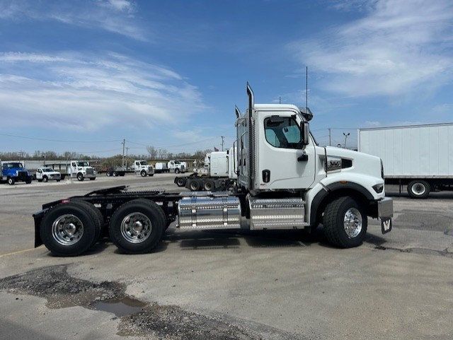 2027 Western Star 49X 2027WESTERN STAR 49X MICHIGAN SPECIAL - 23017120 - 4