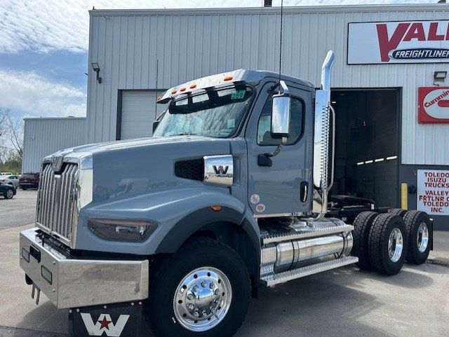 2027 Western Star 49X 2027WESTERN STAR 49X MICHIGAN SPECIAL - 23017151 - 0