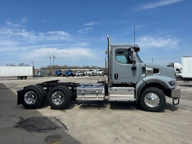 2027 Western Star 49X 2027WESTERN STAR 49X MICHIGAN SPECIAL - 23017151 - 3