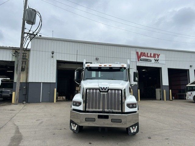 2027 Western Star 49X 2027 WESTERN STAR 49X MICHIGAN SPECIAL - 23038224 - 1