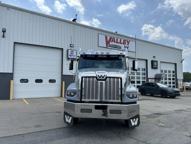 2027 Western Star 49X 2027 WESTERN STAR 49X MICHIGAN SPECIAL - 23039389 - 1