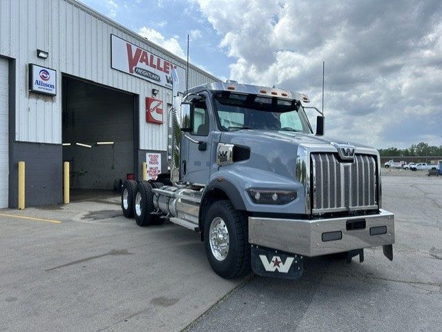 2027 Western Star 49X 2027 WESTERN STAR 49X MICHIGAN SPECIAL - 23039389 - 2