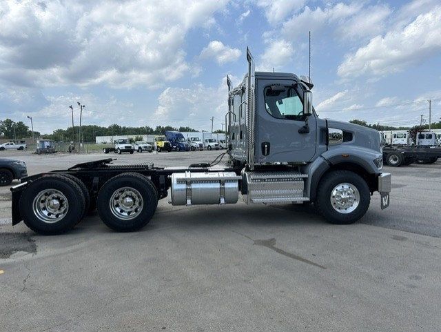2027 Western Star 49X 2027 WESTERN STAR 49X MICHIGAN SPECIAL - 23039389 - 3