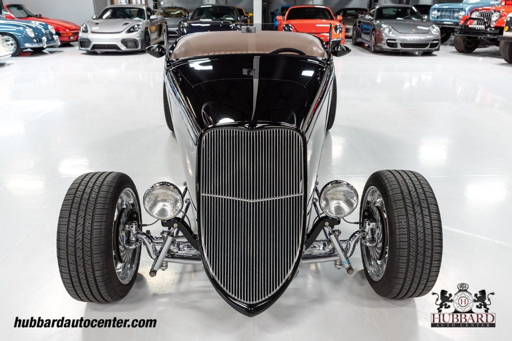 1933 Ford Roadster Model 40  - 22584519 - 16