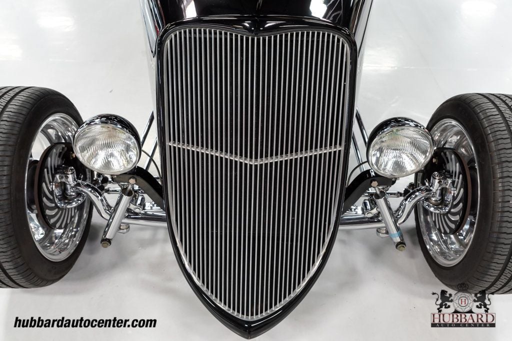 1933 Ford Roadster Model 40  - 22584519 - 20