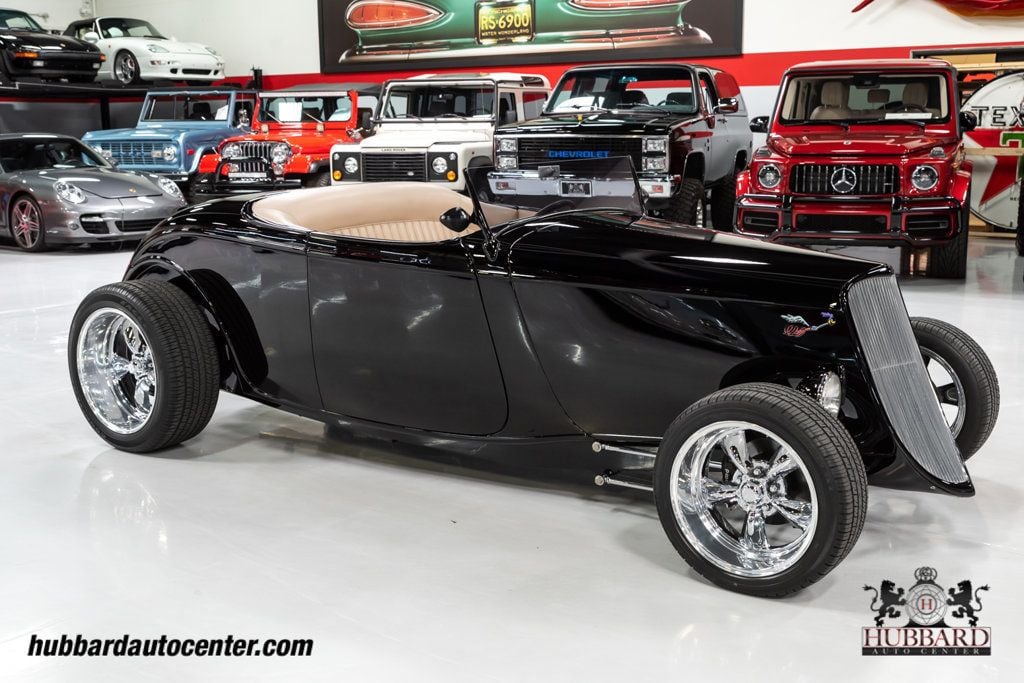 1933 Ford Roadster Model 40  - 22584519 - 24