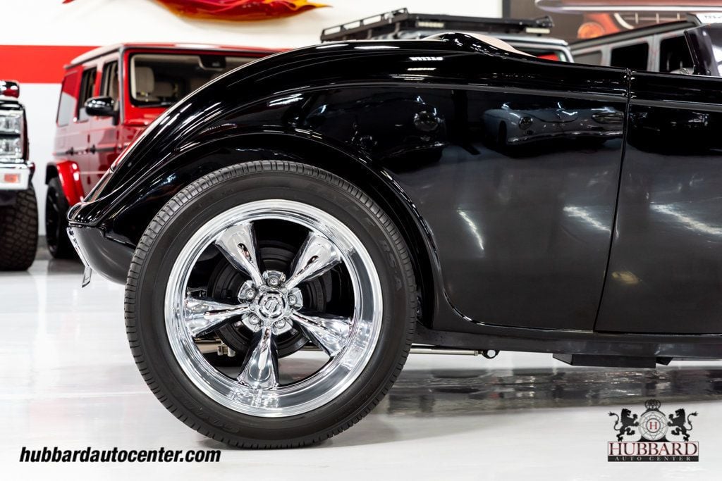 1933 Ford Roadster Model 40  - 22584519 - 33