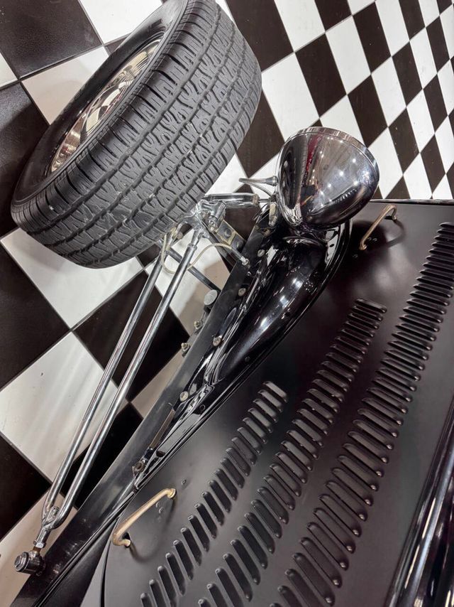 1933 Ford Tudor UPGRADED MODERN ENGINE ALL STEEL BODY! - 22880779 - 9