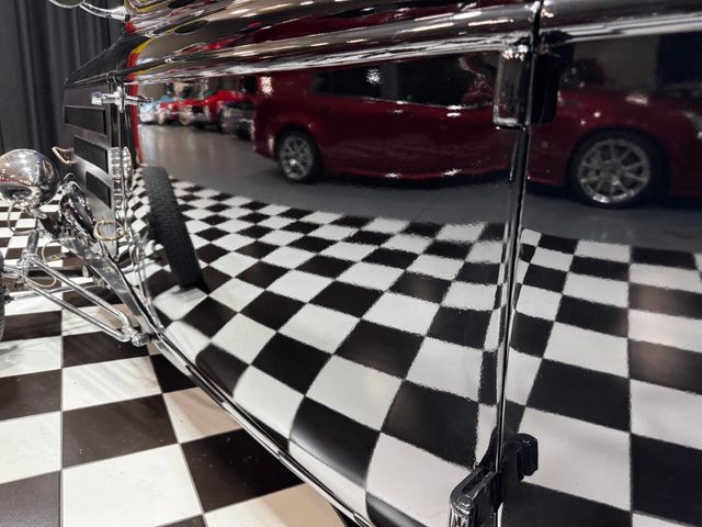 1933 Ford Tudor UPGRADED MODERN ENGINE ALL STEEL BODY! - 22880779 - 10