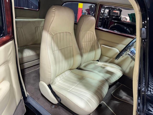 1933 Ford Tudor UPGRADED MODERN ENGINE ALL STEEL BODY! - 22880779 - 17