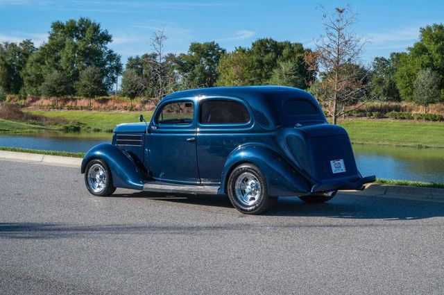 1936 Ford Humpback Restored 2 Door Sedan V8 Auto Vintage AC - 22237389 - 2