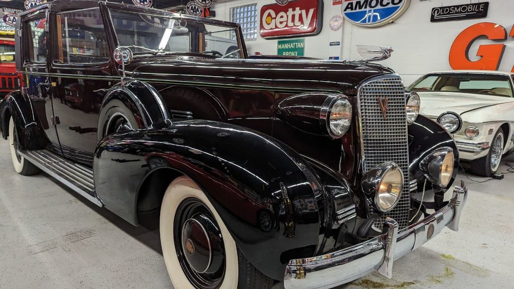 1937 Cadillac Series 75 Rollston Cabriolet Limo - 21706328 - 22