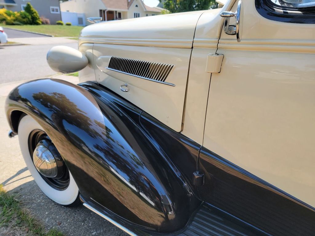 1937 Chevrolet Master Deluxe Sport Coupe - 21582010 - 23