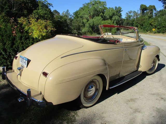 1940 Dodge Luxury Liner Deluxe Convertible For Sale - 22165857 - 4