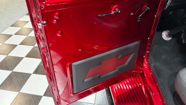 1946 Chevrolet C10 SHOW PIECE - EXPENSIVE PAINT JOB - TREAT YOURSELF - 23056645 - 7