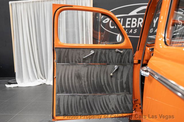 1946 Ford Super Deluxe 428 V8 "Fordor" Sedan - 23050692 - 37