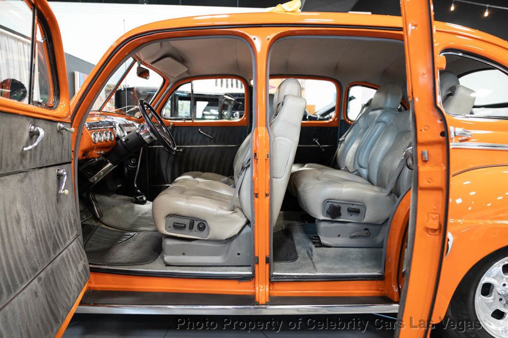 1946 Ford Super Deluxe 428 V8 "Fordor" Sedan - 23050692 - 44