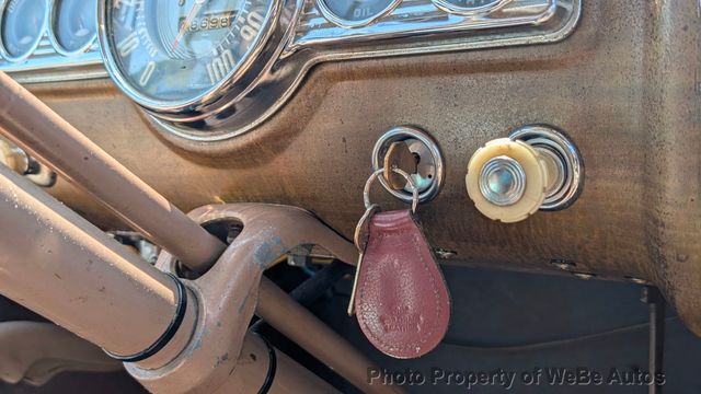 1946 Pontiac Streamliner Six Sedan For Sale - 22873334 - 59