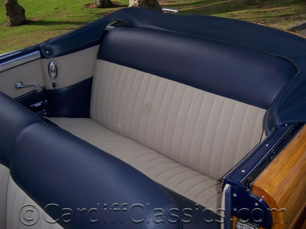 1947 Chrysler Town & Country Convertible - 10336716 - 13