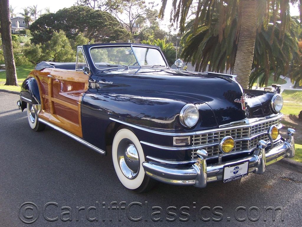 1947 Chrysler Town & Country Convertible - 10336716 - 4
