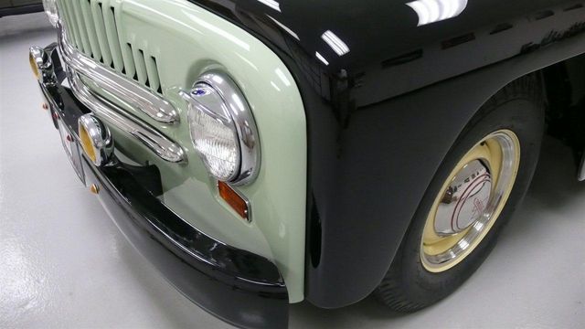 1952 International L-110 SHOW TRUCK - 12296551 - 16