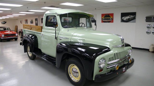 1952 International L-110 SHOW TRUCK - 12296551 - 1