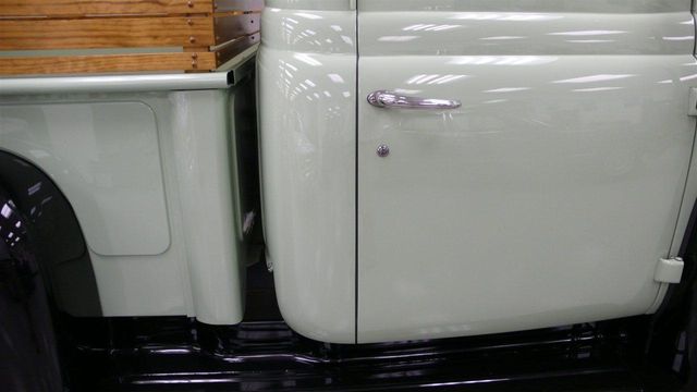 1952 International L-110 SHOW TRUCK - 12296551 - 23