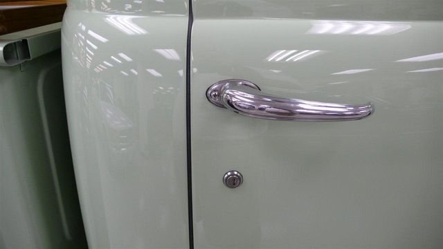 1952 International L-110 SHOW TRUCK - 12296551 - 25