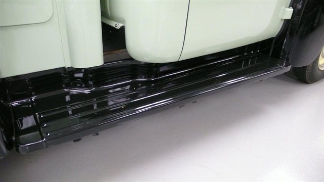 1952 International L-110 SHOW TRUCK - 12296551 - 27