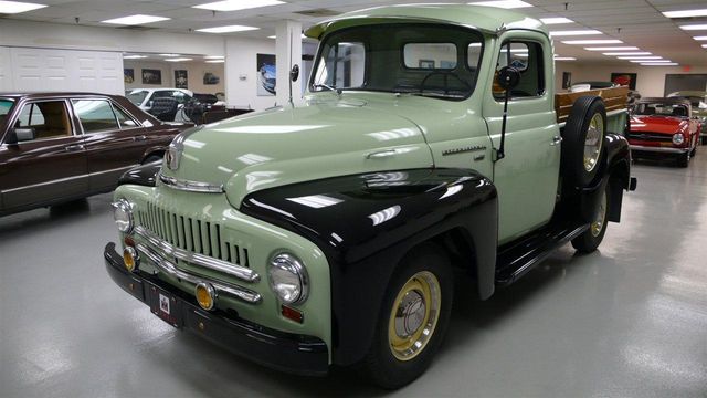 1952 International L-110 SHOW TRUCK - 12296551 - 2