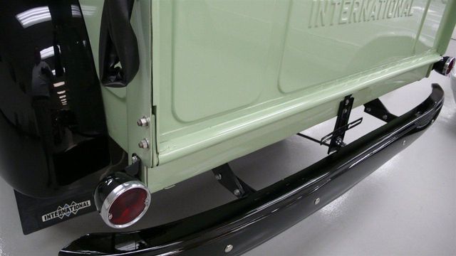 1952 International L-110 SHOW TRUCK - 12296551 - 40