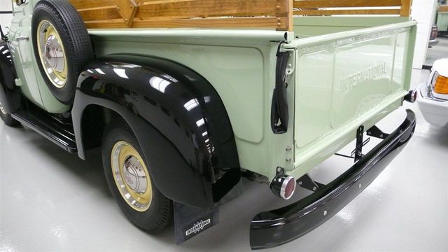 1952 International L-110 SHOW TRUCK - 12296551 - 41