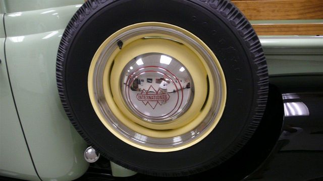 1952 International L-110 SHOW TRUCK - 12296551 - 45