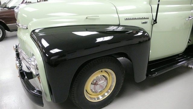 1952 International L-110 SHOW TRUCK - 12296551 - 50