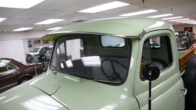 1952 International L-110 SHOW TRUCK - 12296551 - 52