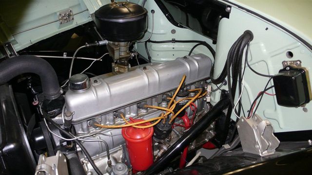 1952 International L-110 SHOW TRUCK - 12296551 - 5