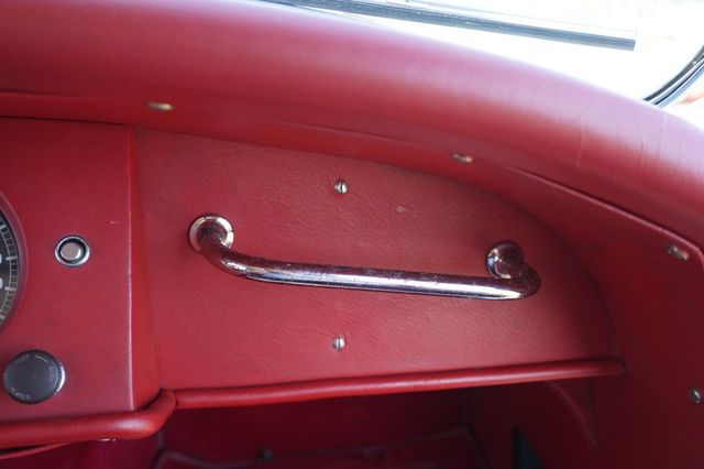 1954 Jaguar XK120 1954 Jaguar XK120 Roadster with Soft Top - 23068085 - 38