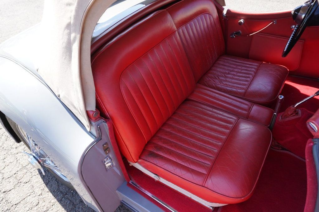 1954 Jaguar XK120 1954 Jaguar XK120 Roadster with Soft Top - 23068085 - 45