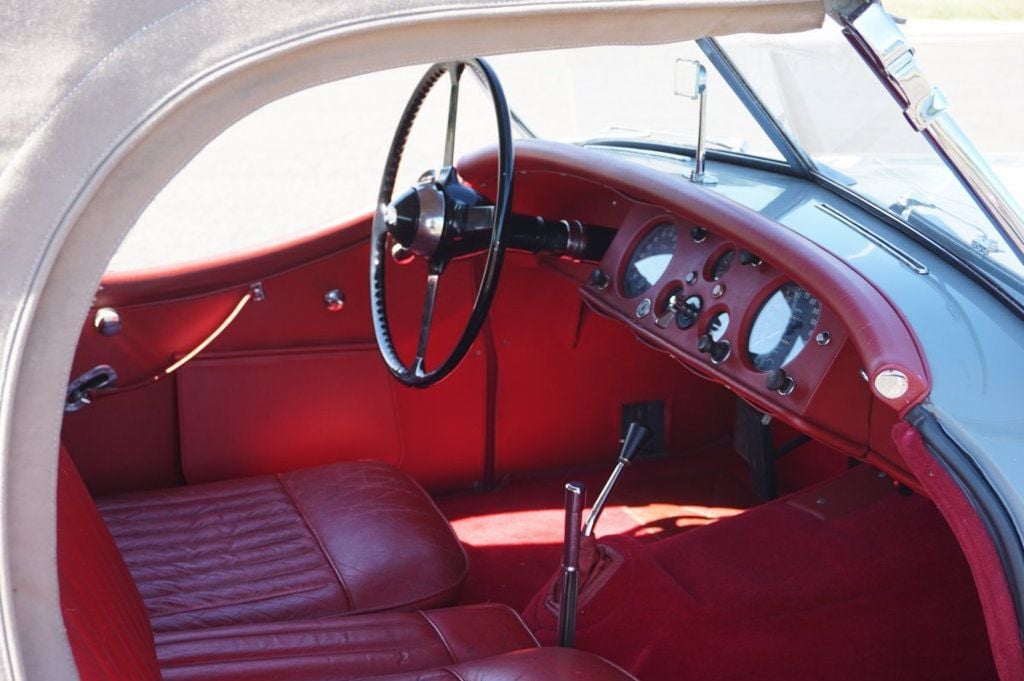 1954 Jaguar XK120 1954 Jaguar XK120 Roadster with Soft Top - 23068085 - 48