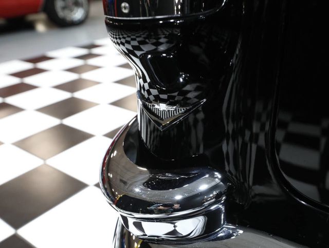 1955 Chevrolet Bel Air SHOW STOPPER - 22995698 - 28